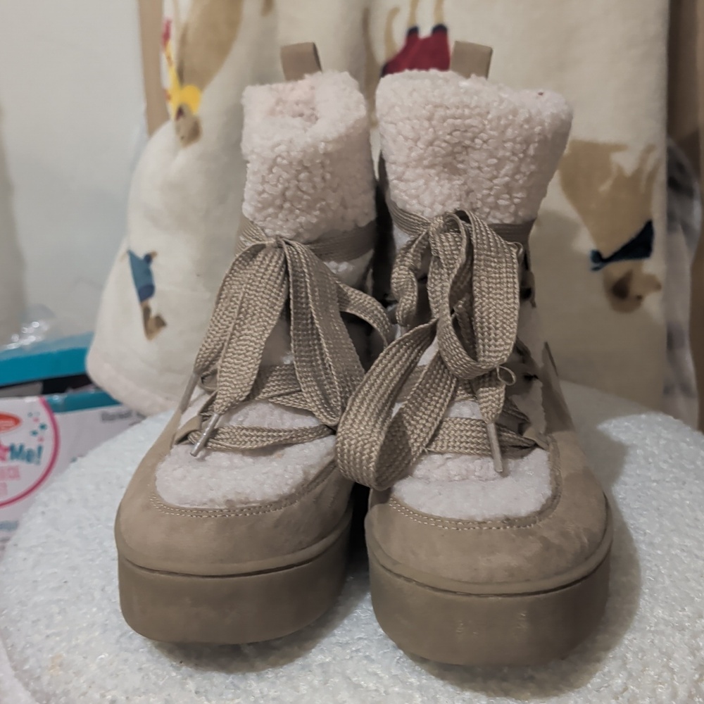 Universal Thread Boots.   9.5 - Picture 4 of 6